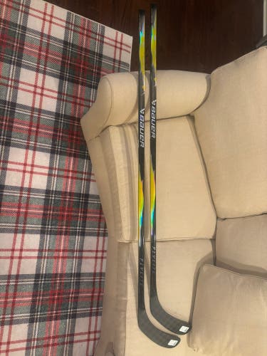 Senior Bauer Vapor Hyperlite Right Handed Hockey Stick P92 77 Flex (New)