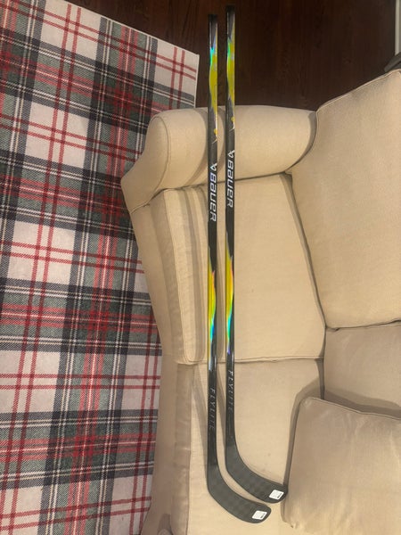 Senior Bauer Vapor Hyperlite Right Handed Hockey Stick P92 77 Flex (New)