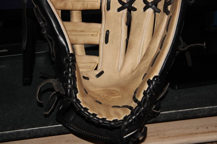 2023 Outfield RH 44 Pro Pro44 Baseball Glove 12.75" (Used)