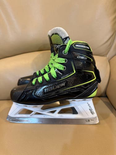 Bauer GSX Hockey Goalie Skates Regular Width Size 1 (Used)