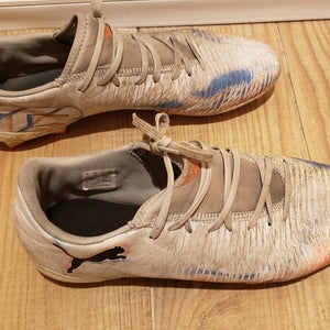 White Men's Size M 10.0 (W 11.0) Puma Future Cleats (Used)