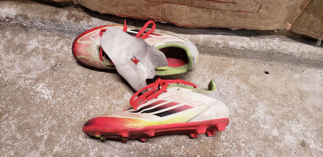 White Unisex 4.5Y (Big Kids / Youth) Adidas F50 adizero Cleats (Used)