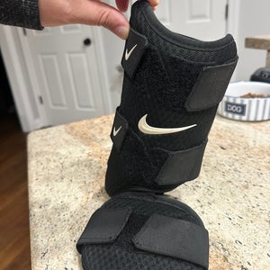Black Junior Nike Shin Guards (Used)