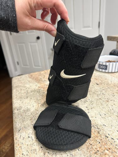 Black Junior Nike Shin Guards (Used)
