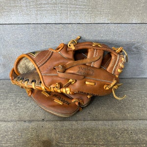 Vintage Wilson A2285 Fred Lynn Leather Youth Baseball Glove Size 8 RHT