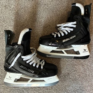 (almost new) Custom Black Bauer Vapor FlyLite Hockey Skates-8 D/A