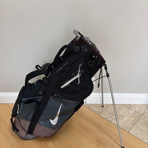 Nike Air Hybrid 14 way divider, black/gray, shoulder straps