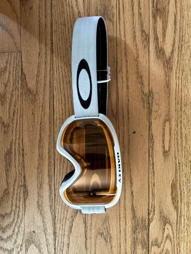 Oakley O Frame 2.0 Pro M Ski Goggles Medium (New-Used Once)