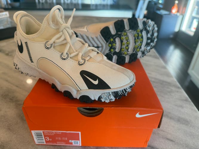 White Kid's 3Y (Big Kids / Youth) Youth Nike Future Field Low Top Turf Cleats (New)