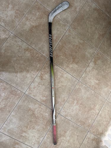 Intermediate Bauer Vapor Hyperlite Right Handed Hockey Stick P92 55 Flex (Used)