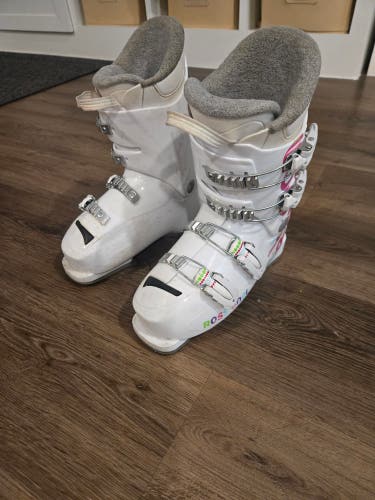 23/23.5 Kids J4 Rossignol Ski Boots USED