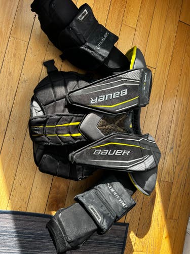 Small Bauer Supreme 2S Pro Goalie Chest Protector (Used)