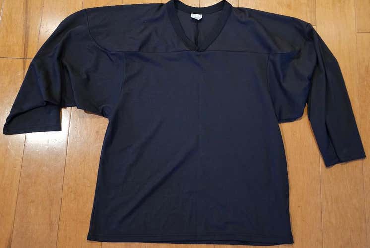 Black Medium Adult Unisex CCM Jersey (Used)