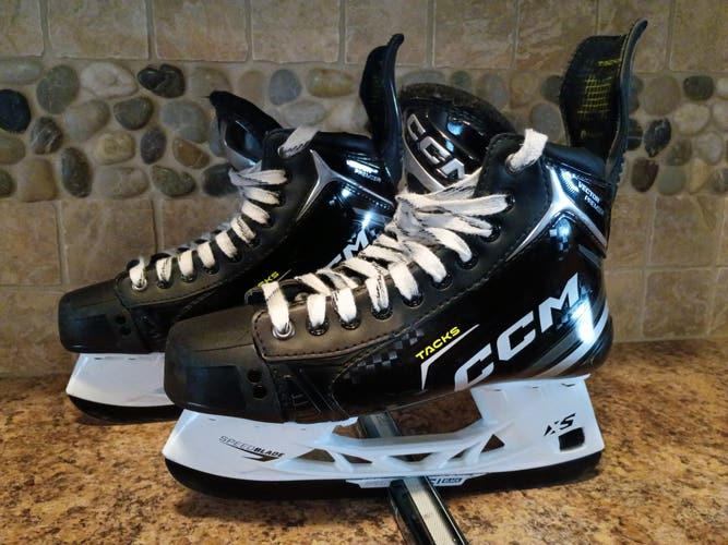 2024 CCM Tacks Vector Premier  Hockey Skates Regular Width 7.5 (Used)
