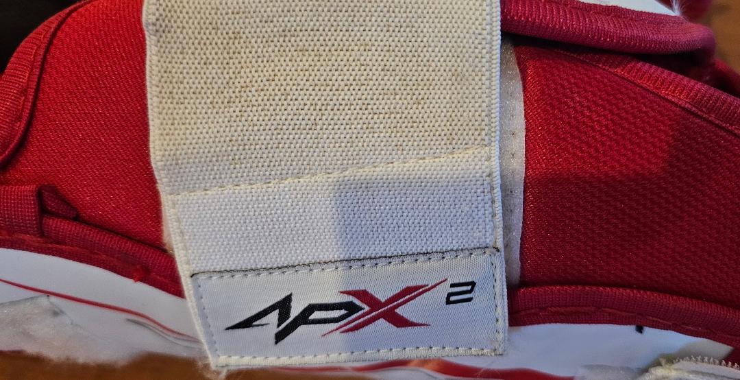 Bauer Vapor APX2 Intermediate 13" Shin Pads – Anchor Strap – Lightweight Fit (Used)