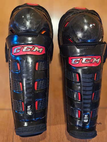 CCM U+ CL (Crazy Light) Intermediate Hockey Shin Pads – Lightweight Protection Anatomical Fit (Used)