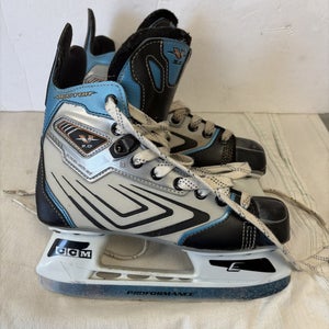 Junior Size 4 CCM Vector 3.0 Ice Hockey Skates