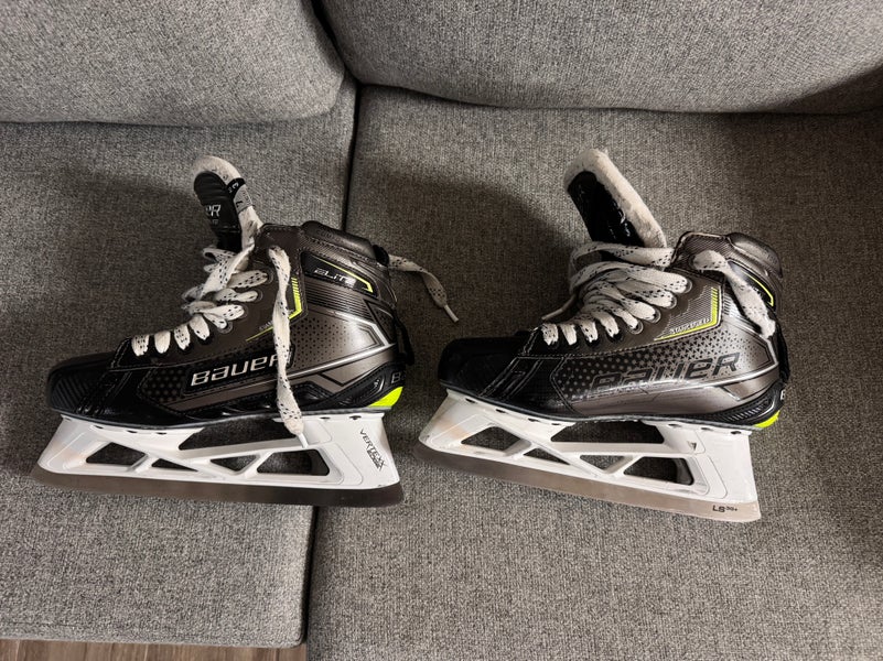 2024 Bauer Elite Hockey Goalie Skates Wide Width 8 (Used)