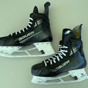Bauer Vapor Hyp2rlite Pro Stock Size 9 Hockey Skates (Used) 93747