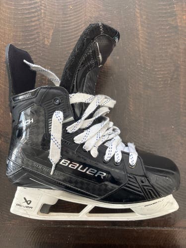 Black 2022 Bauer Supreme Mach Hockey Skates Regular Width 9 (Used)