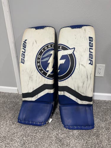 Medium Bauer Ultrasonic Goalie Leg Pads Pro Stock (Used)