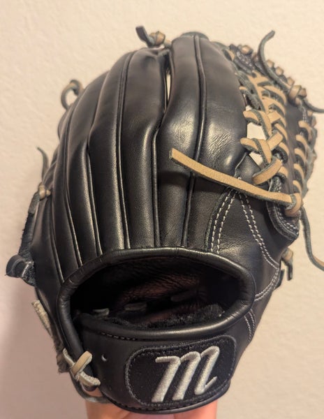 *Price Drop* Marucci 11.25" infield glove -Founders Series Youth - (Excellent)