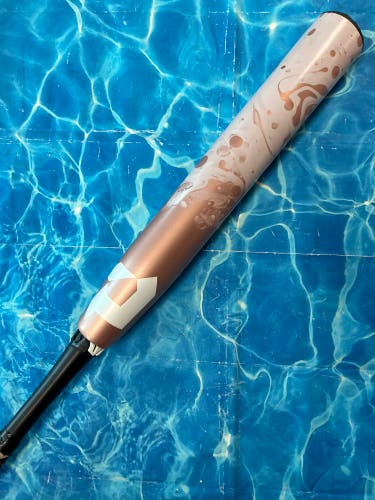 2025 DeMarini Whisper Composite Bat (-10) Composite 22 oz 32" (Used)