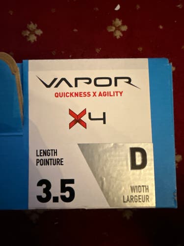 2023 Bauer Vapor X4 Hockey Skates Regular Width Size 3.5 (New)