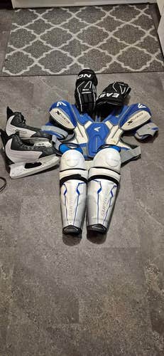 Small Junior Easton Shoulder Pads (Used)