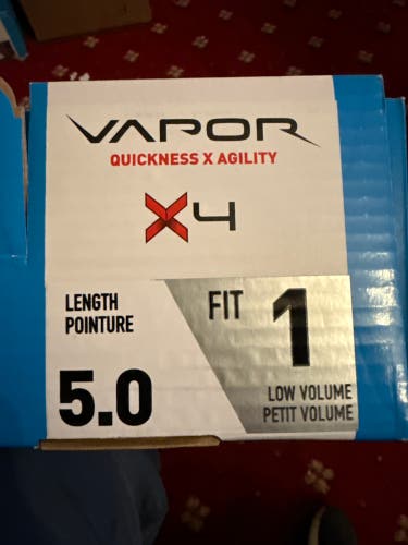 2023 Bauer Vapor X4 Hockey Skates Size 5 (New)