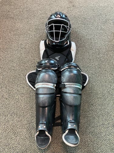 Intermediate Easton Jen Schro “The Fundamental” Softball Catcher's Set(Used)