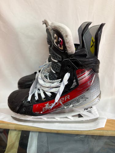 Bauer Vapor Hyperlite 2 Regular Width  Pro Stock 8 (Used)