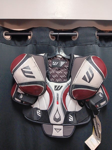 Medium Senior Winnwell GX-6 Shoulder Pads (New)