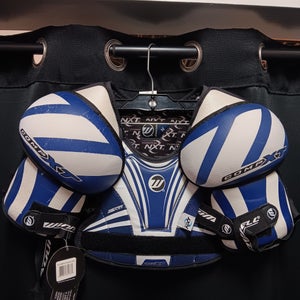 Medium Junior Winnwell SP comp Shoulder Pads (New)
