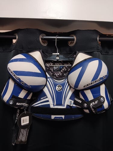 Medium Junior Winnwell SP comp Shoulder Pads (New)