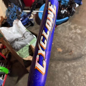 Easton Cyclone Alloy Bat (-9) 20 oz 29" (Used)
