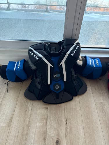 Large Vaughn V9 Pro Carbon Goalie Chest Protector (New) Black, blue and white colorway.