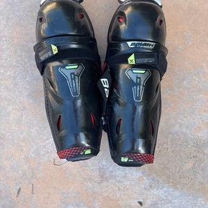 Intermediate Bauer Vapor Hyperlite 13" Shin Pads (Used)