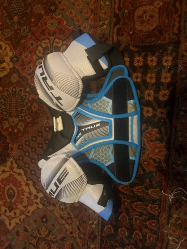 Small Youth True Shoulder Pads (Used)