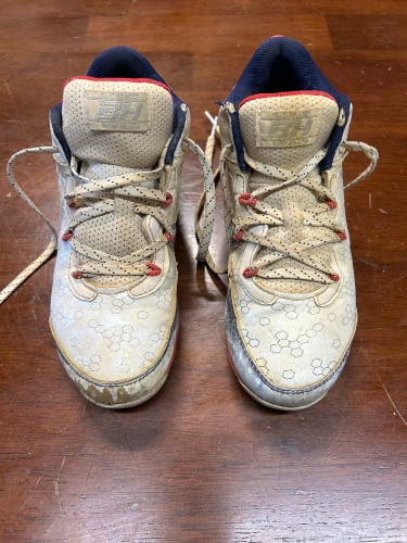 White Kid's 3.5Y (Big Kids / Youth) Youth Under Armour Bryce harper High Top Molded Cleats (Used)