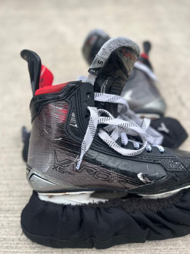 Bauer Vapor X5 pro Hockey Skates Regular Width Size 5 (Used)