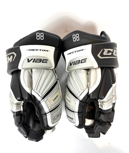 CCM Vector Gloves 13" (Used)