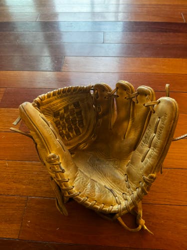 Rawlings Liberty Advanced RH Softball Glove 12" (Used)