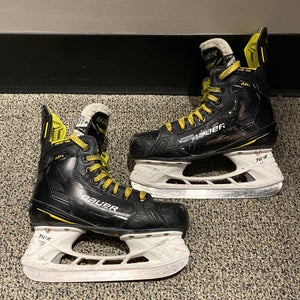 Used Intermediate Bauer Supreme M4 Hockey Skates Size 4 | FIT 1