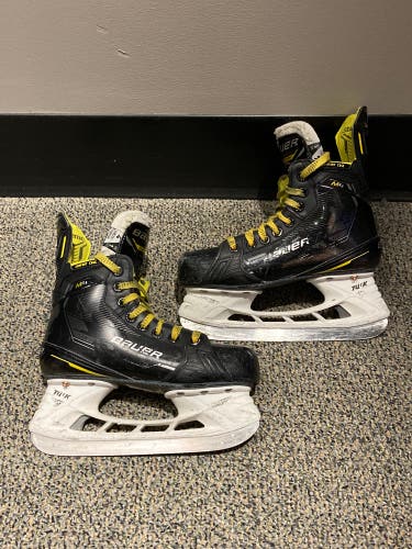 Used Intermediate Bauer Supreme M4 Hockey Skates Size 4 | FIT 1