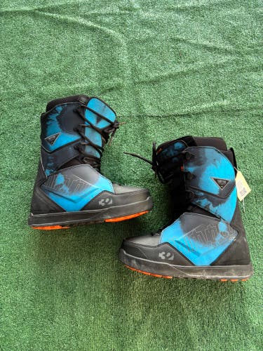 Men's Size M 8.5 (W 9.5) Thirty Two Lashed Snowboard Boots