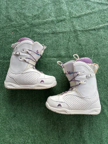 Women's Size M 7.0 (W 8.0) K2 Mink Snowboard Boots