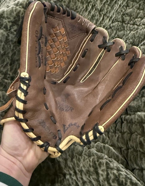 Mizuno Prospect Power Close RH Infield Baseball Glove 11.5" (Used)