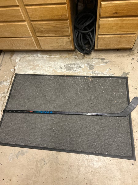 Junior CCM Vizion Left Hand Hockey Stick P28+1/4 50 Flex (Used)