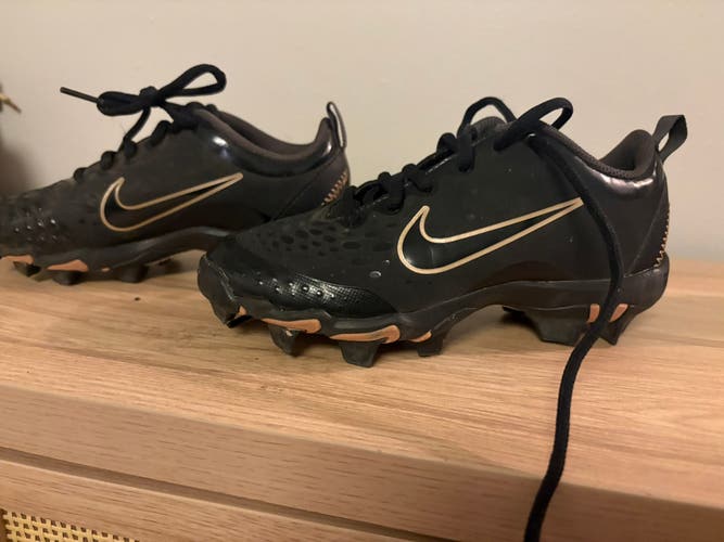 Black Kid's 1Y (Big Kids / Youth) Youth Nike FastFlex Low Top Molded Cleats (Used)